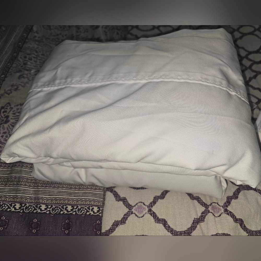 EC! Luxury White Bedding Set KING SIZE (6PCS)